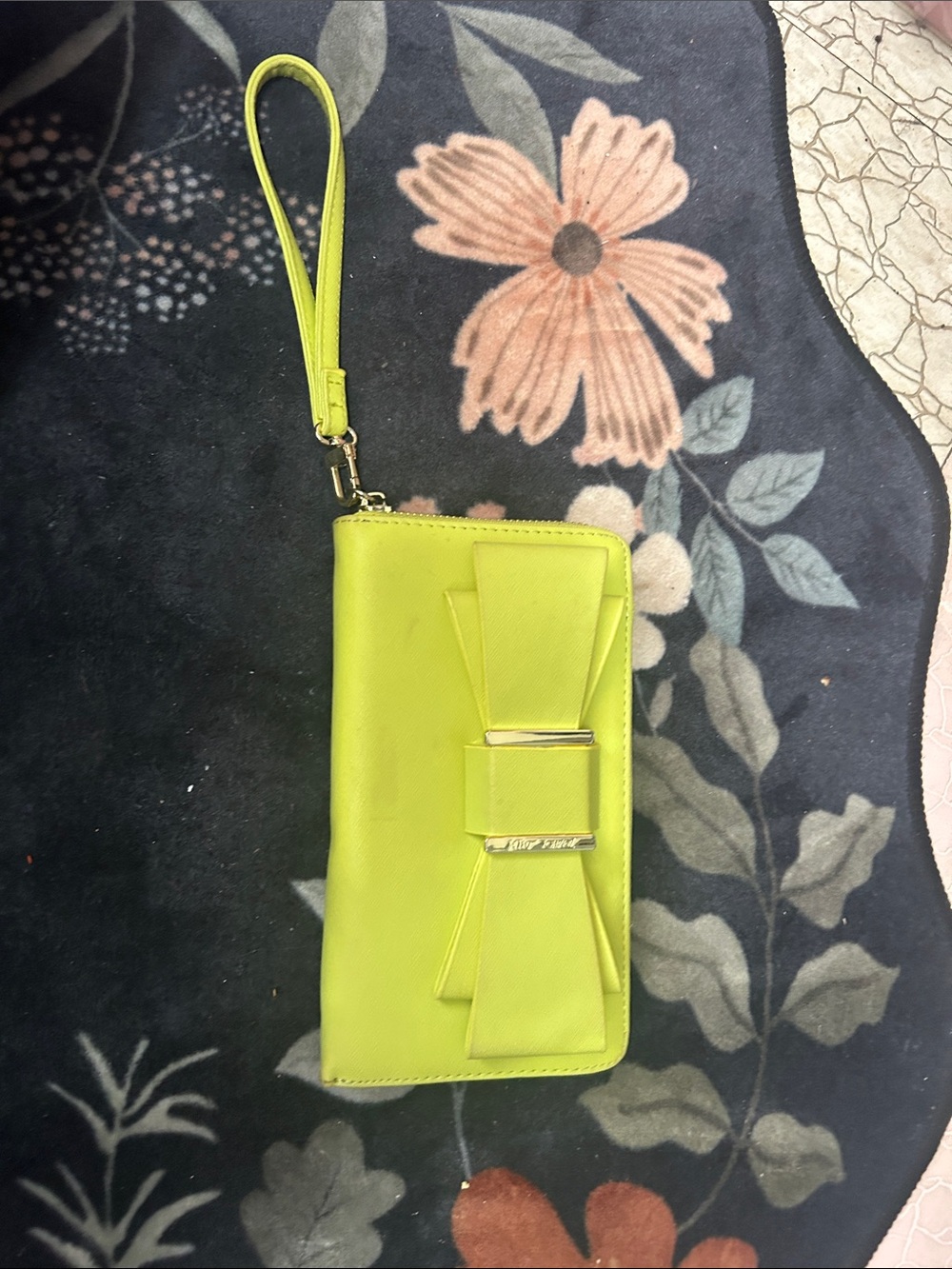 Betsey Johnson Lime Green Bow Wristlet Wallet
